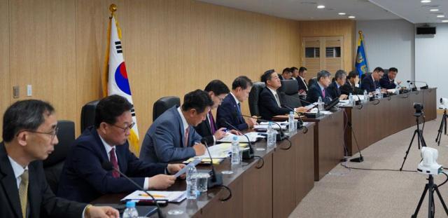 National Security Adviser Shin Won-sik chairs an emergency meeting at the presidential office in Seoul on Oct 31 2024 Yonhap