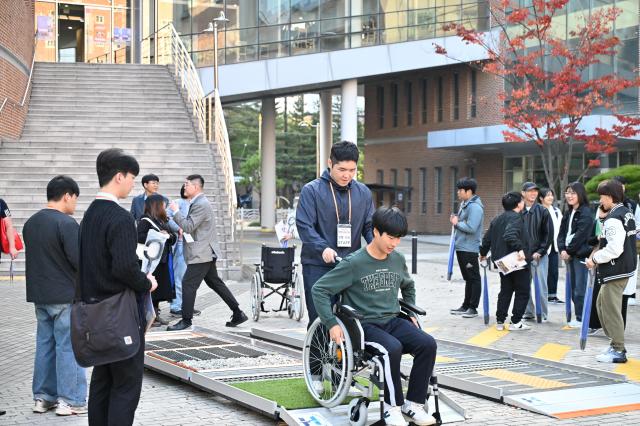 31일 한경대 캠퍼스에서 진행된 행서에서 참가자들이 참여하고 있다 사진 출처  한경국립대학교