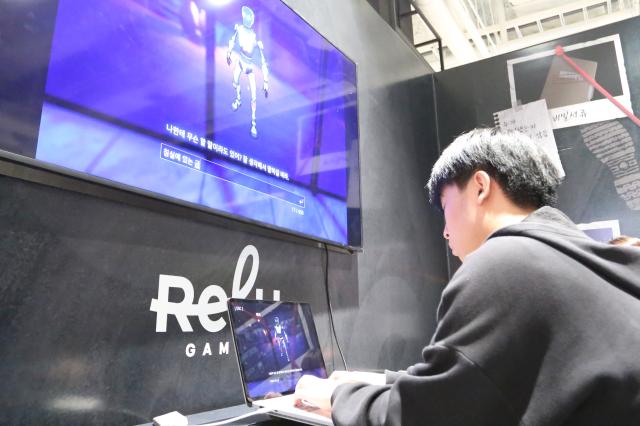 Visitors try out AI experiences at the AI Content Festival 2024 at COEX Seoul on Oct 31 2024 AJP Han Jun-gu