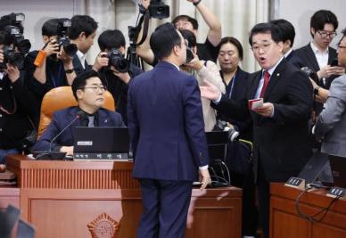 [포토] 국회 운영위, 김건희 여사 동행명령 두고 갈등