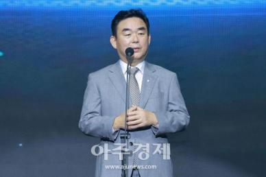 [포토] 축사하는 최철규 강원랜드 대표이사 직무대행 (2024 아시아모델어워즈)