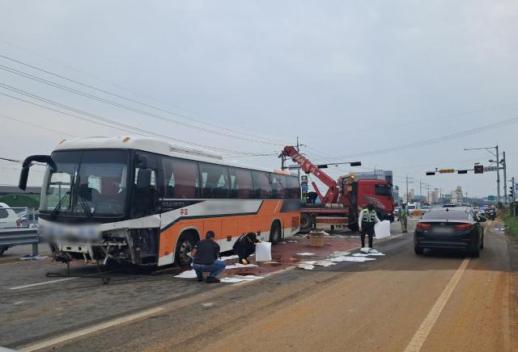 Teen dies from phone charging electrocution on Malaysia bus