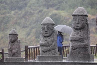 [내일 날씨] 전국 곳곳에 비…강원 산지엔 눈 소식도