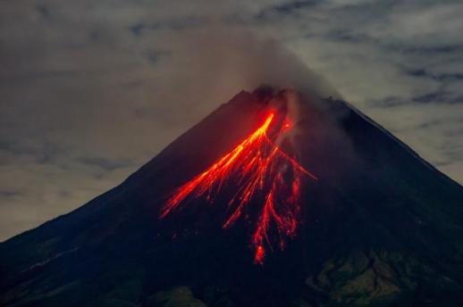 Volcano kills six in Indonesias Lesser Sunda Islands, highest alert issued