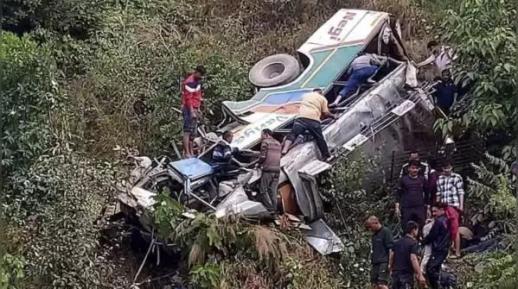 At least 36 passengers die in bus crash in Indian Himalayas