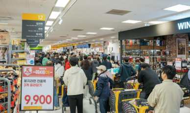 신세계 야심작 쓱데이 잭팟...가격 파괴로 고객 환심 싹쓸이