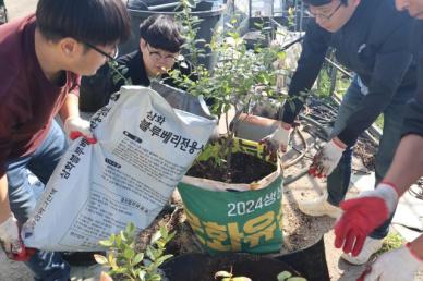 버려진 현수막 농작물 화분으로 재활용...농가들 좋아요