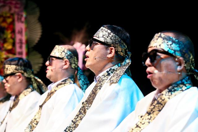 Practitioners perform Seoul Blind Chanting at Miari Pass Art Theater in Seoul on Nov 6 2024 AJP Kim Dong-woo