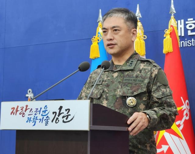 안찬명 합동참모본부 작전부장이 10월 31일 서울 용산구 국방부 브리핑룸에서 대북 경고성명을 발표하고 있다 사진연합뉴스