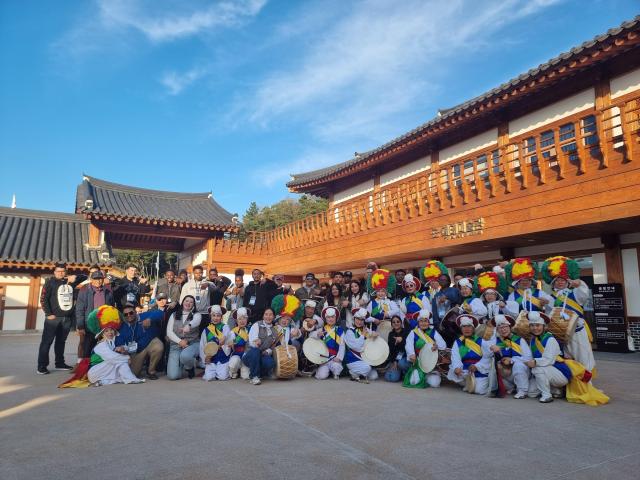 칠곡군 한미친선위원회 캠프캐롤 미군장병 대상 역사·문화 탐방 행사 진행 모습사진칠곡군