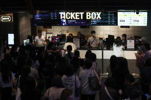 [아주돋보기] "수고했어 오늘도" CGV·롯데시네마·메가박스, 수험생 위한 할인 이벤트 풍성