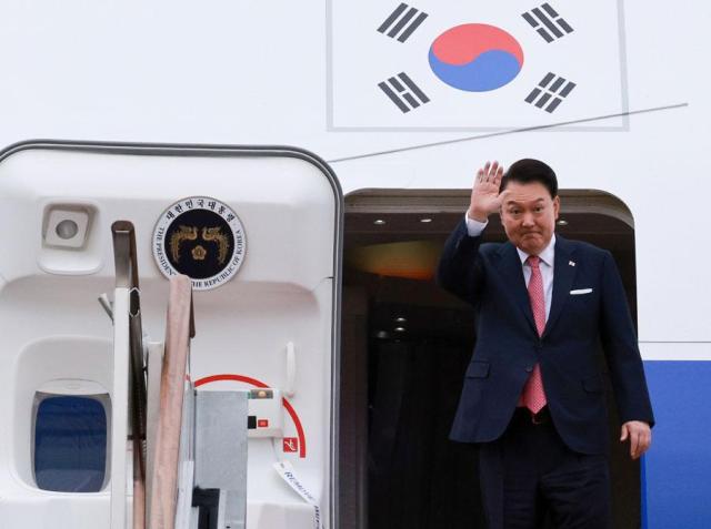 President Yoon Suk Yeol wave at a military airport in Seongnam Gyeonggi Province on Nov 14 2024 Yonhap