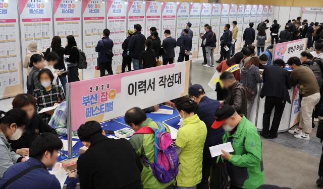 ‌韩国内需疲软致销售岗位雇佣恶化 青年群体大受冲击