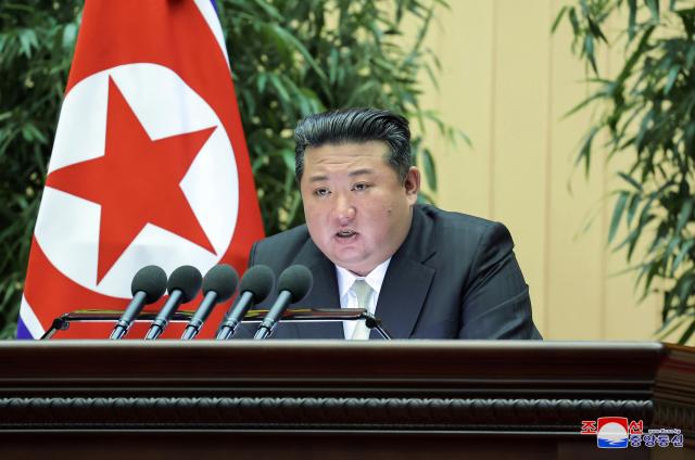 Nhà lãnh đạo Triều Tiên Kim Jong-un phát biểu tại Hội nghị lần thứ 4 của các chỉ huy tiểu đoàn và chính trị viên Quân đội Nhân dân Triều Tiên được tổ chức tại Bình Nhưỡng ngày 15112024 ẢnhKCNAYonhap News