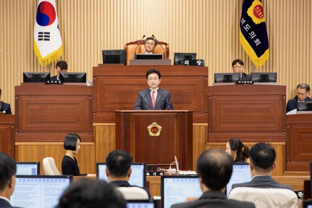 이철우 경북도지사는 21일 경북도의회 본회의장에서 진행한 2025년 시정 연설을 하고 있다 사진경상북도