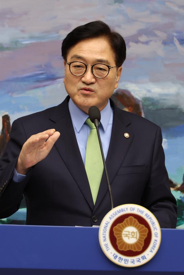 우원식 국회의장이 22일 오후 서울 여의도 국회에서 채해병 순직 사건에 대한 국정조사특별위원회 구성을 양당에 요청하는 기자회견을 하고 있다 사진연합뉴스