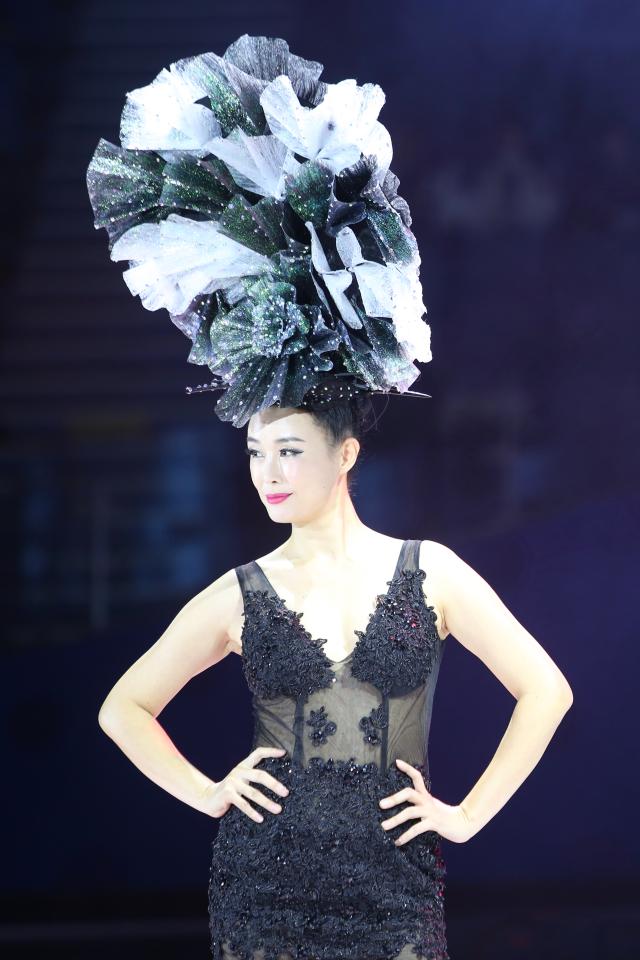 A model performs Hair Art Show during the beauty arts field competition Seoul Nov 26 2024 AJP Han Jun-gu