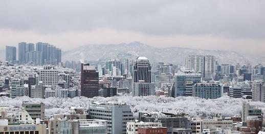 首尔迎第一场雪