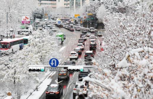 首尔积雪量刷新历年11月纪录