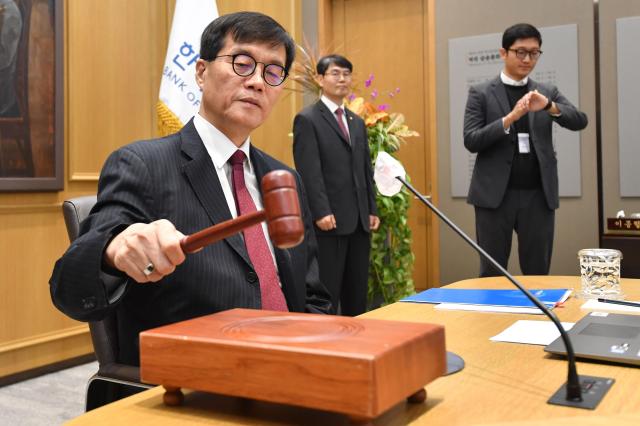 이창용 한국은행 총재가 28일 오전 서울 중구 한국은행에서 금융통화위원회를 주재하고 있다 사진사진공동취재단