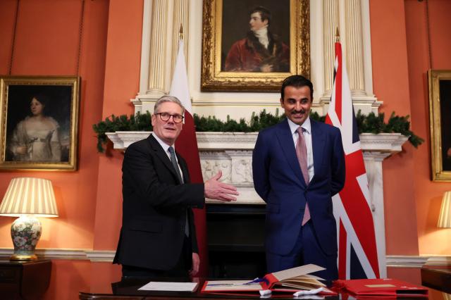 Qatars Emir begins state visit to UK