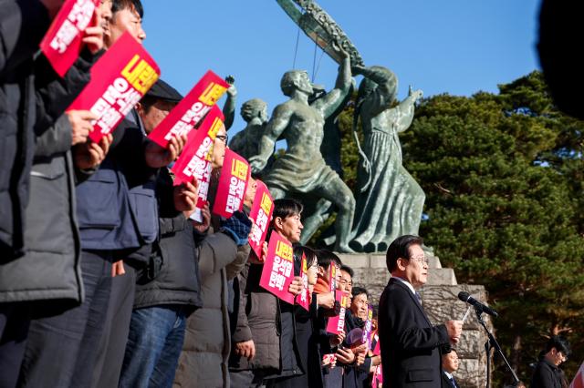 PHOTOS: Opposition calls for impeachment of Yoon Suk Yeol