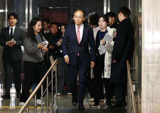 국민의힘 추경호 원내대표가 7일 서울 여의도 국회에서 열린 의원총회에 참석하고 있다 사진연합뉴스