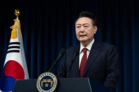 Yoon apologizes for martial law debacle