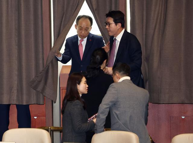 추경호 국민의힘 원내대표가 7일 국회에서 열린 본회의에서 김건희 여사 특검법 투표를 하고 있다 사진연합뉴스