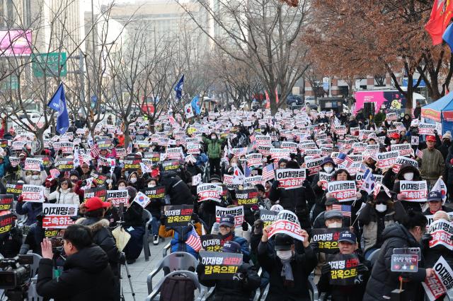 PHOTOS: Rightist groups hold rally in support of President Yoon Suk Yeol