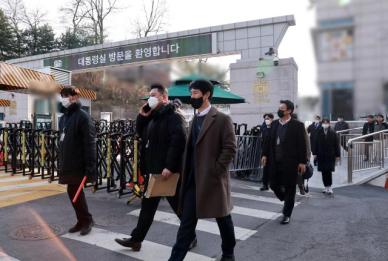 [속보] 경찰 대통령실 압수수색 종료…경호처 저지에 끝내 진입 실패