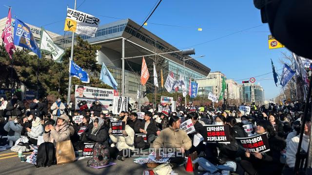 윤석열퇴진전국 대학생시국회의가 14일 오후 1시 30분 서울 영등포구 여의도공원에서 윤석열 퇴진을 위한 전국 대학생 2차 시국대회를 열었다 사진김인규·김은서 기자