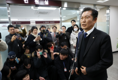 野, 尹 탄핵소추단 구성…단장에 정청래 법사위원장