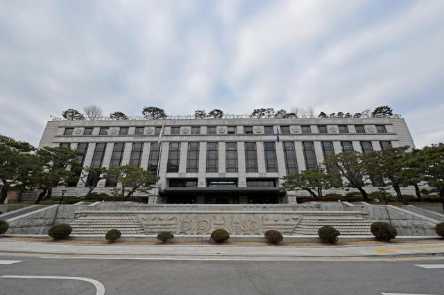 12·3 비상계엄 관련 윤석열 대통령 탄핵 심판을 앞둔 17일 오전 서울 종로구 헌법재판소의 모습사진연합뉴스