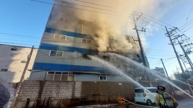 경기도 안산시 단원구 반월산단에서 화재가 발생했다 사진경기도 소방재난본부