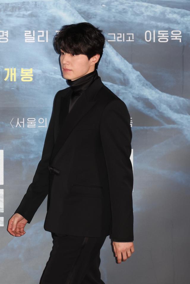 Actor Lee Dong-wook enters a press conference for Harbin at CGV Yongsan in Seoul Dec 18 2024 AJP Han Jun-gu