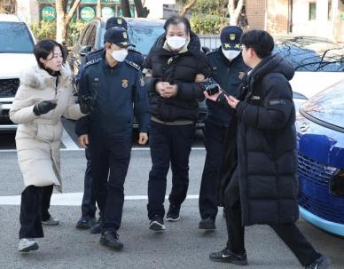 건진법사 구속영장 기각...法 죄질 달리 볼 여지 