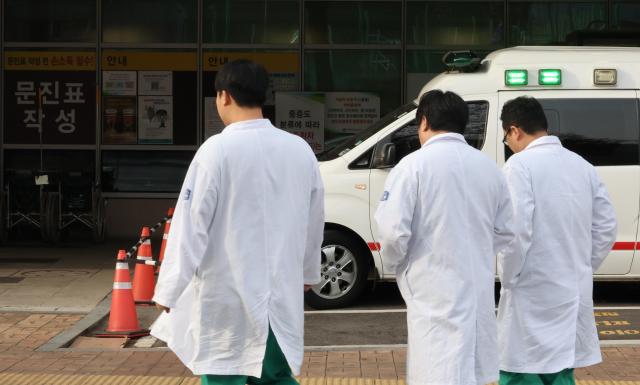 Medical staff outside of the Seoul National University emergency room Dec 11 2024 Yonhap