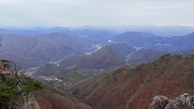 대둔산 꼭대기에서 본 풍경사진김다이 기자