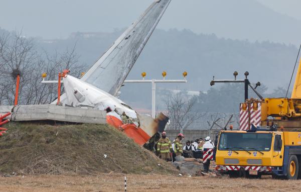 [務安チェジュ航空惨事] 韓国国土部「ボーイング737-800」全数特別点検…ブラックボックスを金浦に移送