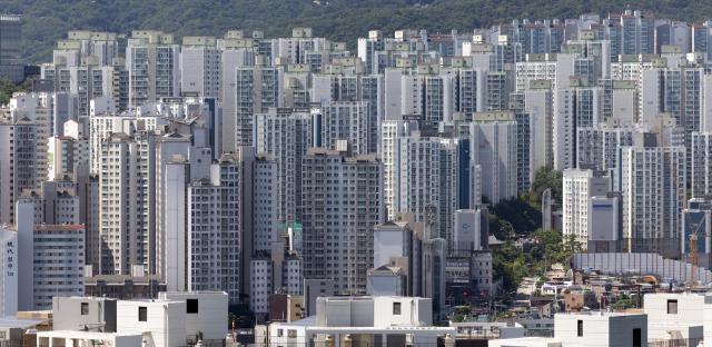 2일 서울 강북구 북서울꿈의숲 전망대에서 바라본 서울 강북지역 주택가 모습 220902사진유대길 기자 dbeorlf123ajunewscom