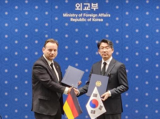 More youngsters eligible for working holiday program between South Korea and Germany