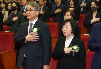 신임 재판관 사건 바로 투입…8인 체제 헌재, 尹 탄핵 신속처리 총력