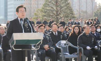 [이 주의 여론조사] 차기 대통령 선호도 이재명 독주체제.."부동층 포섭은 과제"