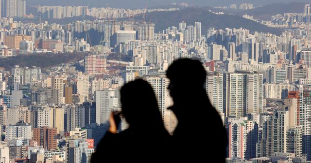 서울 남산에서 바라본 시내 아파트 단지사진연합뉴스