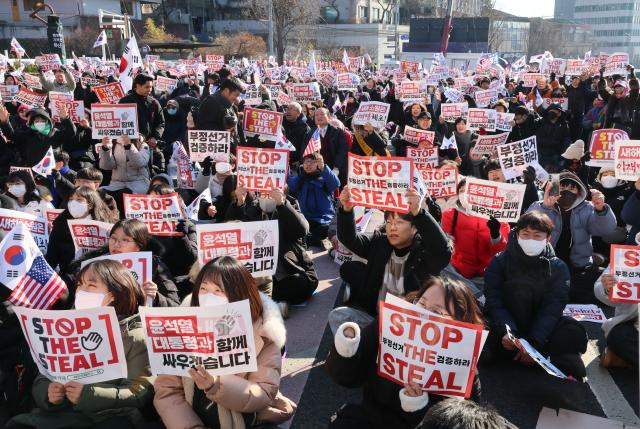 4일 서울 용산구 한남동 대통령 관저 인근에서 윤석열 대통령 지지 집회가 열리고 있다 사진연합뉴스