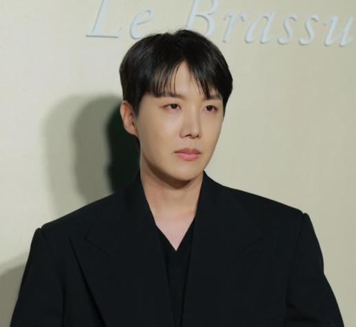 BTS J-Hope shares resolutions for 2025