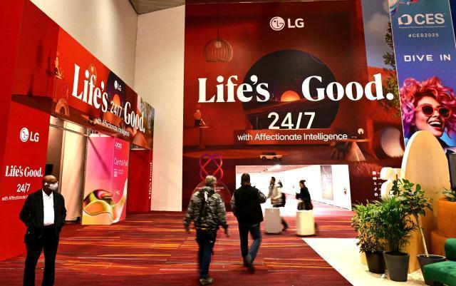 From January 7 to 10 local time LG Electronics will greet global visitors at the Las Vegas Convention Center LVCC the venue for the world’s largest consumer electronics and IT exhibition CES 2025 The company will present an advertisement featuring the message Lifes Good with Empathy Intelligence emphasizing its commitment to enhancing everyday life through technology Courtesy of LG Electronics