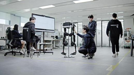 Korean top conglomerates ramp up robotics investment