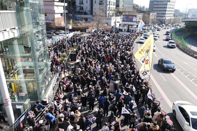 A protest takes place near the presidential residence in Hannam-dong Seoul Jan 2 2024 AJP Han Jun-gu